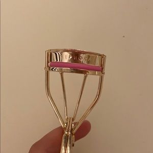Eyelash curler by Sephora